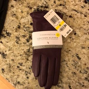 Women’s medium leather gloves